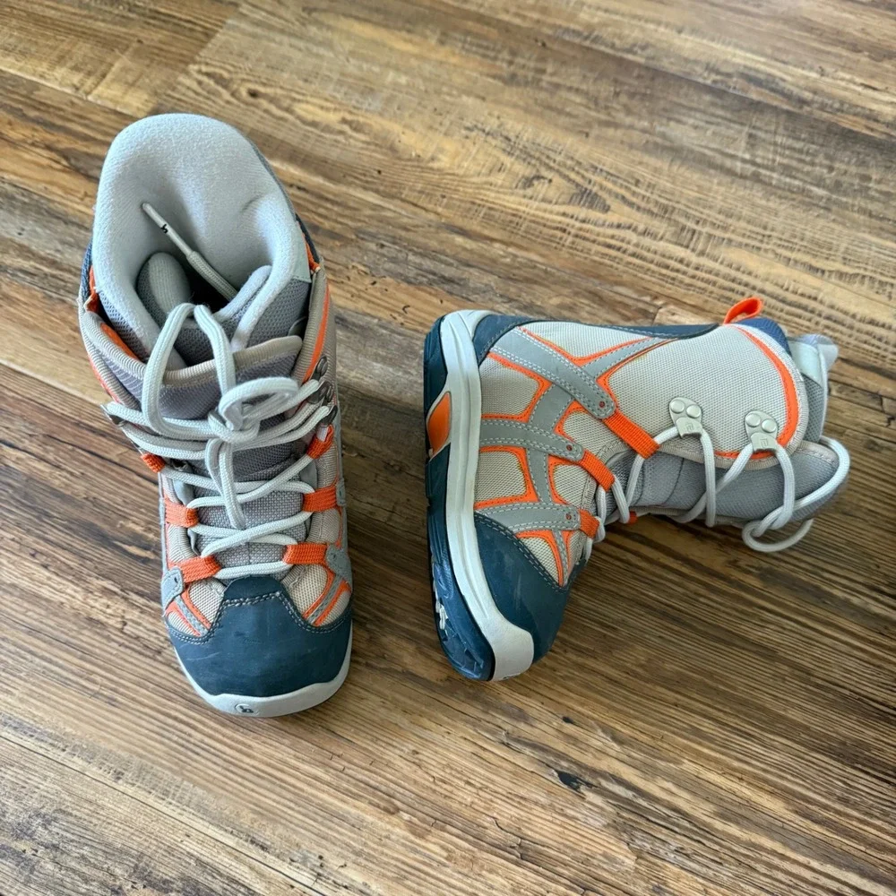 Burton Moto Kids Snowboard Boots Size 1 Tan Grey Orange Lace‎ Up Winter Sports